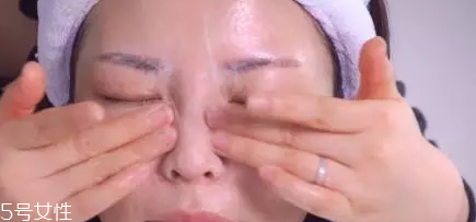 草莓鼻用什么產品最有效？4款產品讓鼻頭亮麗潔凈