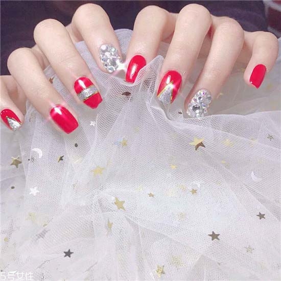2018最新氣質美甲圖片紅色系推薦 年輕女生紅色系美甲圖片