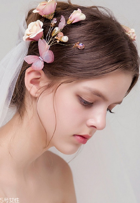 新娘發型圖片2018款教程 結婚的時候給化妝師看