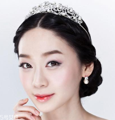 新娘發型圖片2018款教程 結婚的時候給化妝師看