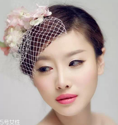 新娘發型圖片2018款教程 結婚的時候給化妝師看