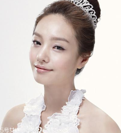 新娘發型圖片2018款教程 結婚的時候給化妝師看