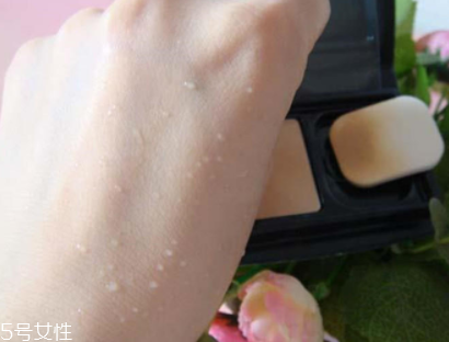 迪奧凝脂恒久粉餅好用嗎？輕薄持久適合春夏