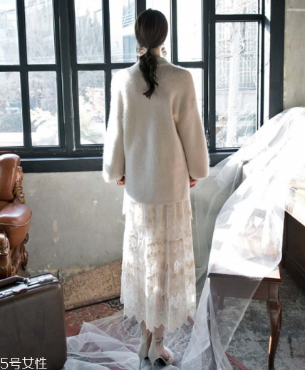 蕾絲長裙配什么鞋子？為你加足時(shí)髦指數(shù)