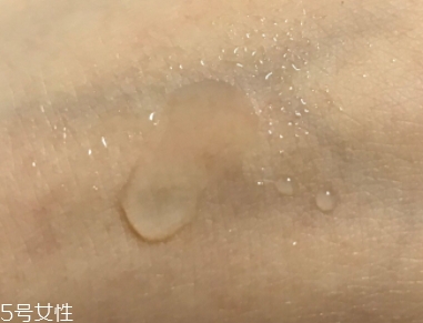 純露可以當噴霧嗎？隨時為你補充水分