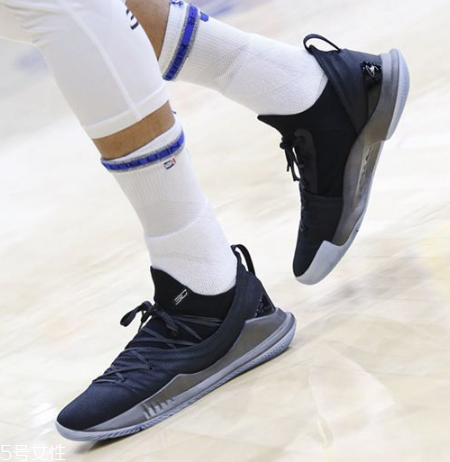 under armour curry 5庫里五代戰靴多少錢？