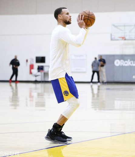 under armour curry 5庫里五代戰靴多少錢？