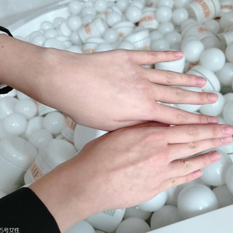 lamer新品2018奇跡煥彩氣墊粉底怎么樣？好用嗎？