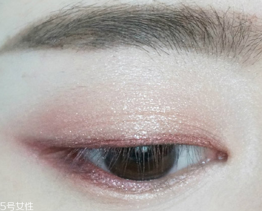 桃花妝用什么眼影好？3重色彩打造迷人眼妝