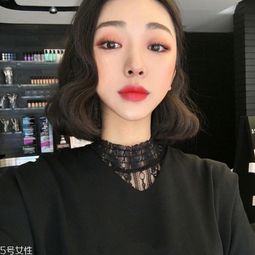 齊肩發怎么扎好看 女生扎發發型大全