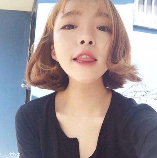 齊肩發怎么扎好看 女生扎發發型大全
