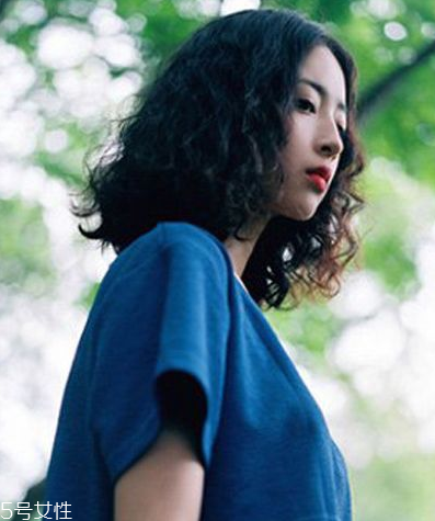 齊肩發怎么扎好看 女生扎發發型大全