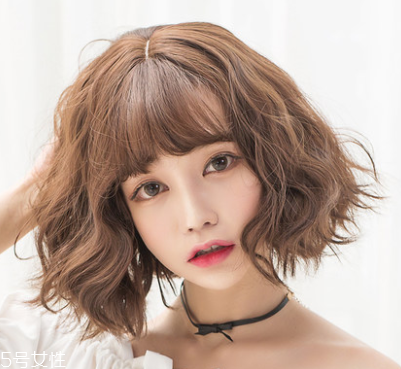 文藝短發女生發型圖片 自然有個性不撞臉