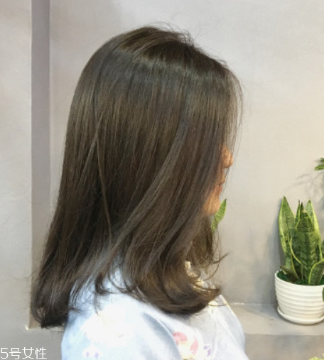 文藝短發女生發型圖片 自然有個性不撞臉