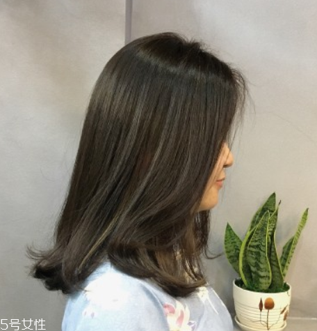 文藝短發女生發型圖片 自然有個性不撞臉
