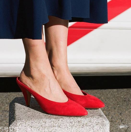 mansur gavriel鞋子多少錢？一眼就陷進去的品牌