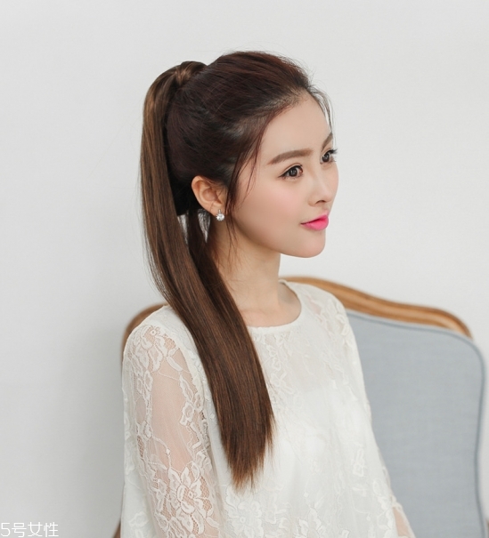 齊肩發怎么扎好看 女生扎發發型大全