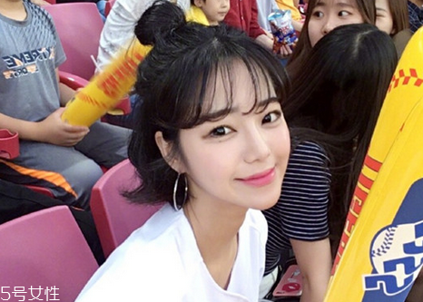 齊肩發怎么扎好看 女生扎發發型大全