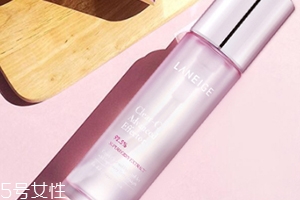 肌底液和爽膚水先用哪個？肌底液用在水之后