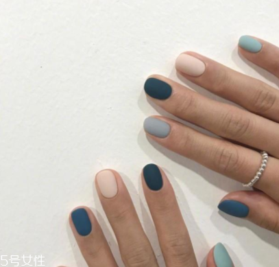 涂一次指甲油多久卸掉？最好是半個月卸掉