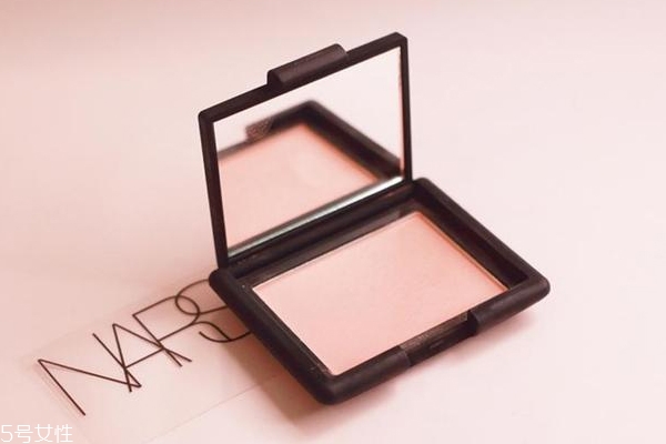 nars sex appeal腮紅干嗎？略飛粉不過可以接受