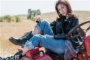 皮衣粘上502膠怎么辦？要小心清理
