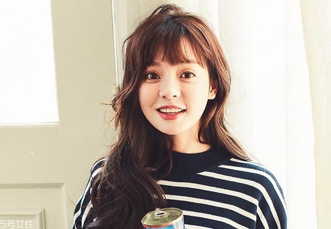圓臉方臉適合什么扎發？2018流行少女扎發