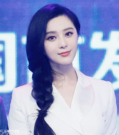 披肩發怎么弄好看圖解 六款新的編發教程