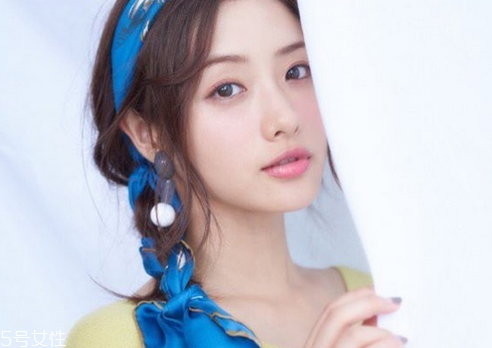石原里美發型教程 校閱女孩河野悅子發型扎法