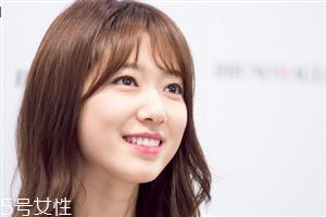 八字劉海怎么弄才好看 可愛軟萌的小女孩發型綁扎方法