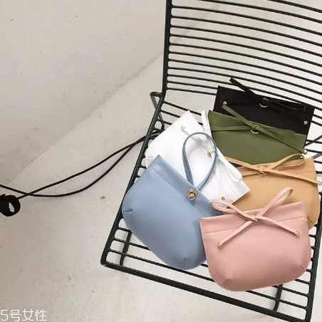 aiou是什么牌子？極簡風(fēng)個(gè)性包袋