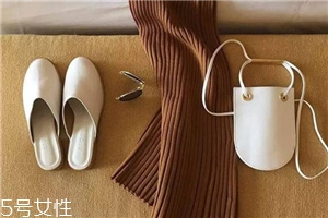 aiou是什么牌子？極簡風(fēng)個(gè)性包袋