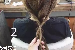 披肩發怎么弄好看圖解 六款新的編發教程