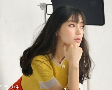 八字劉海怎么弄才好看 可愛軟萌的小女孩發型綁扎方法
