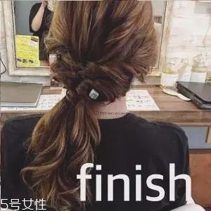 披肩發怎么弄好看圖解 六款新的編發教程