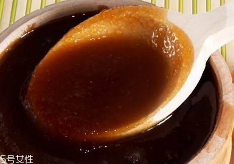 土蜂蜜為什么會發酵 蜂蜜的含水量有關系
