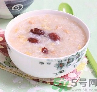 花生皮能不能吃？花生能和螃蟹一起吃嗎？