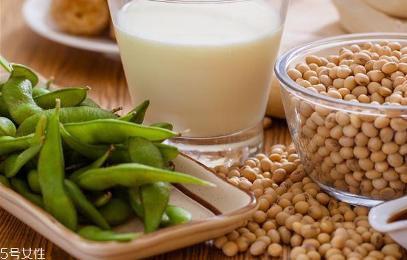 毛豆和黃豆一樣嗎 毛豆和黃豆哪個更營養