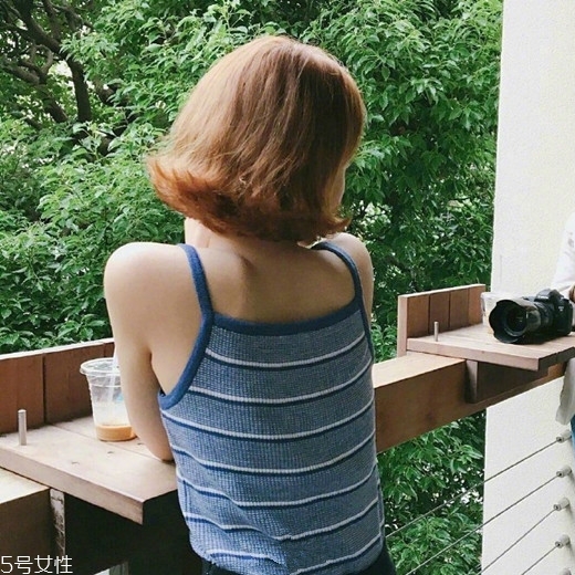 外翻短發適合什么臉型 2018外翻短發發型圖片