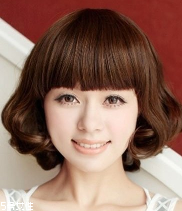 2022年流行短發還是長發 臉大的女生適合這些發型