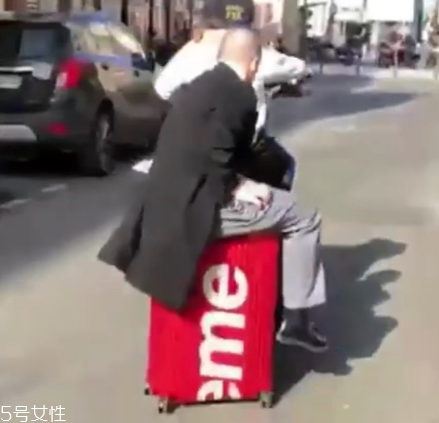 supreme與rimowa日默瓦聯名行李箱發售時間_在哪買