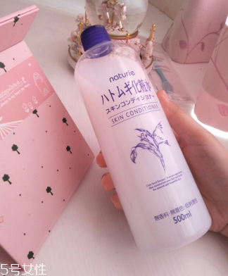 用了薏仁水還用乳液?jiǎn)?薏仁水配ahc乳液可以嗎