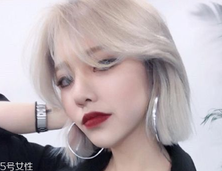 暗黃肌膚適合什么顏色的頭發 好看顯膚白的冷色系顏色