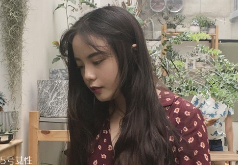 頭發多的女生適合什么短發 頭發多適合發型