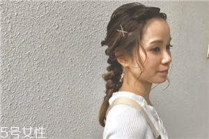 簡單3步優雅馬尾編發教程圖解