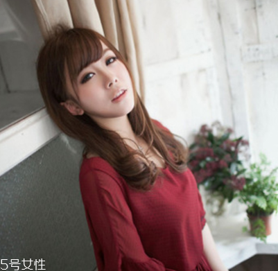 頭發多的女生適合什么短發 頭發多適合發型