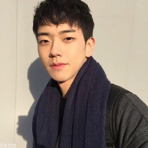 單眼皮男生適合什么發型 單眼皮男生也可以很帥