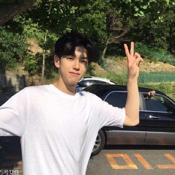 單眼皮男生適合什么發型 單眼皮男生也可以很帥