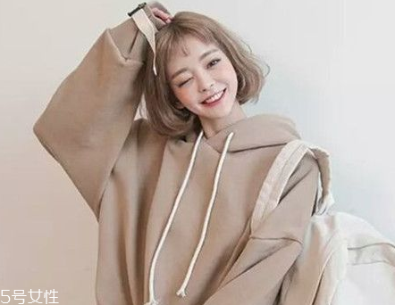 暗黃肌膚適合什么顏色的頭發 好看顯膚白的冷色系顏色