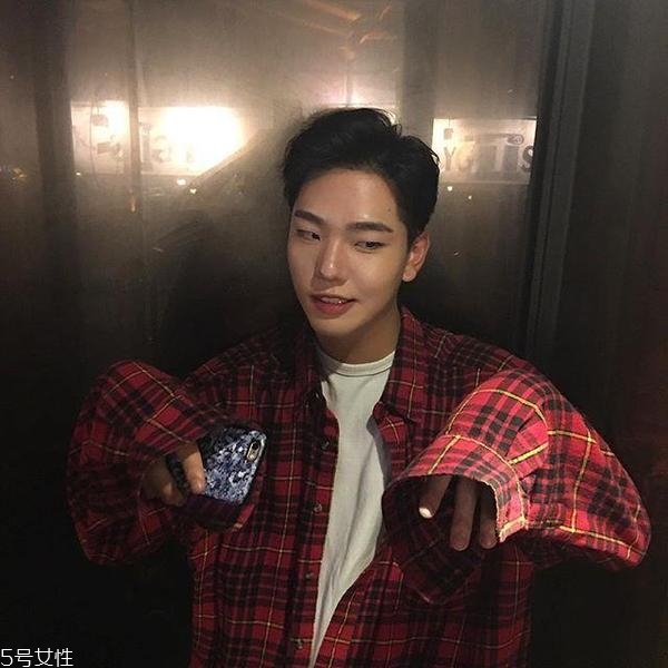 單眼皮男生適合什么發型 單眼皮男生也可以很帥